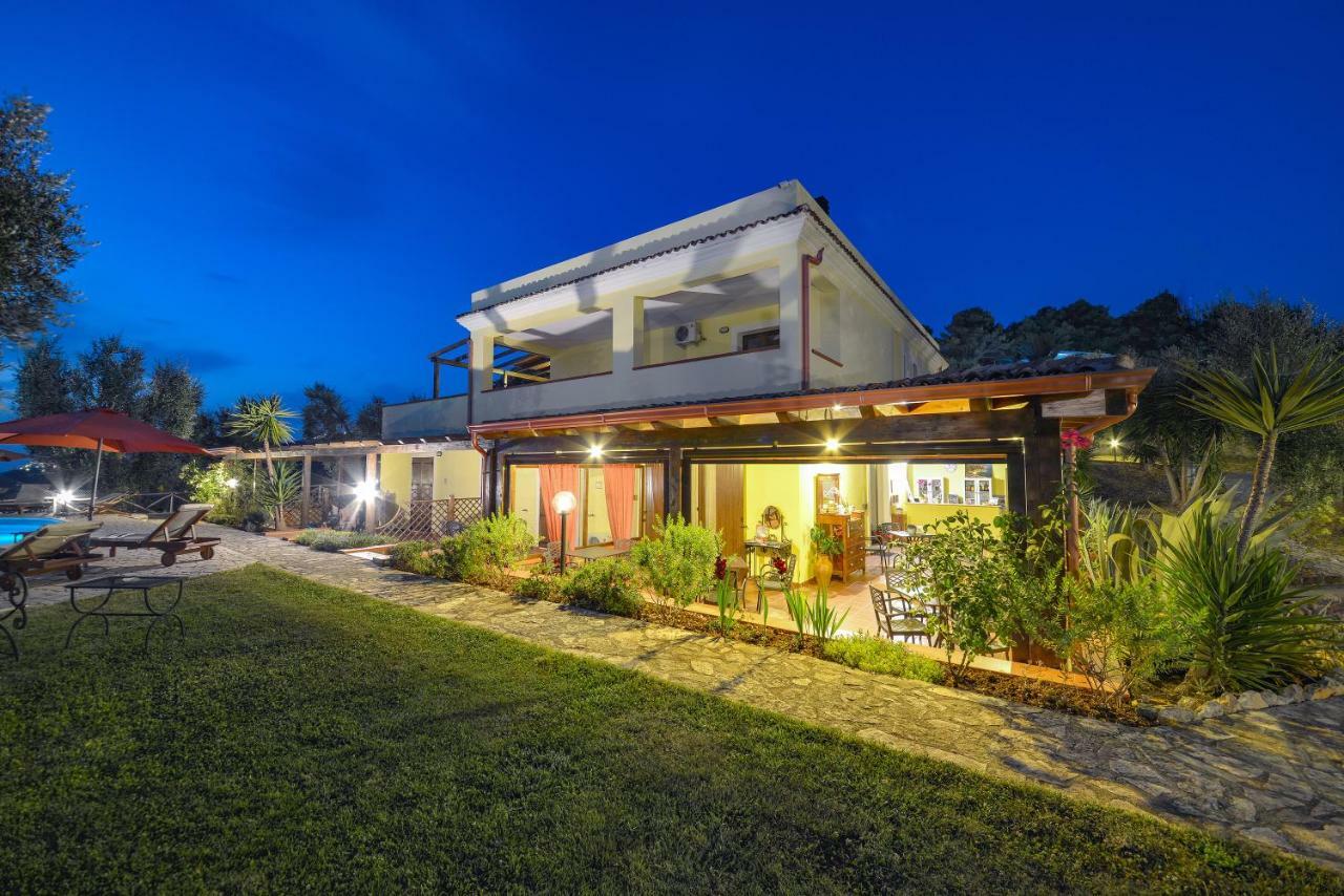 Hostal Parco Dei Limoni Peschici Exterior foto
