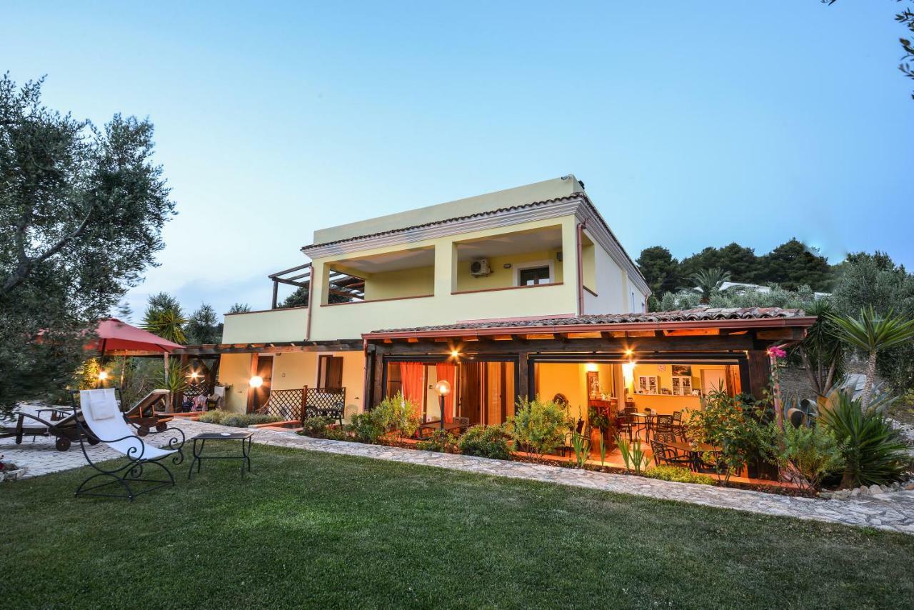 Hostal Parco Dei Limoni Peschici Exterior foto